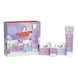 FIRST AID BEAUTY - Smooth Skin Season – Vánoční sada tělových přípravků